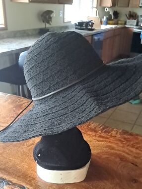 Black Women's Wide Brim Sun Hat